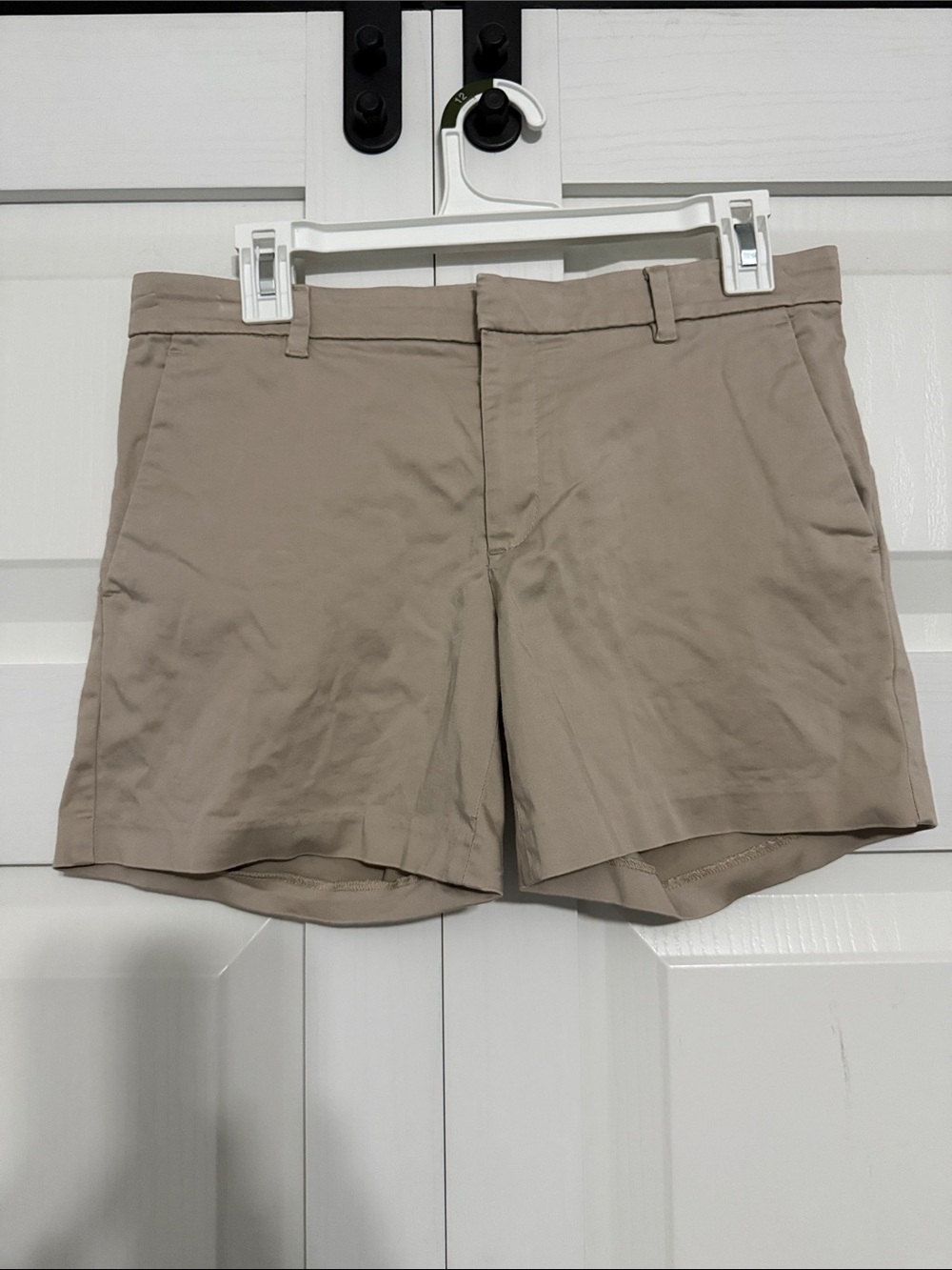 Banana Republic Khaki Avalon Shorts • Size 4